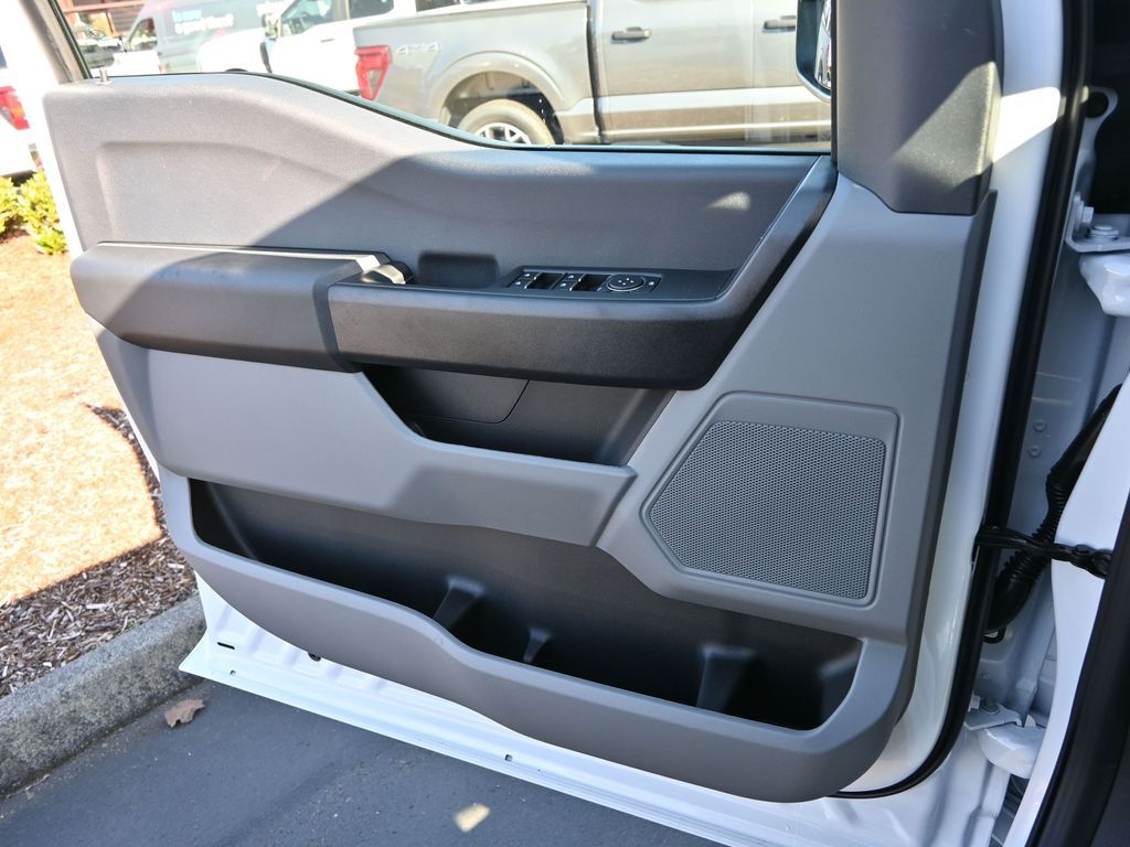 2025 Ford F-350 Super Duty XL