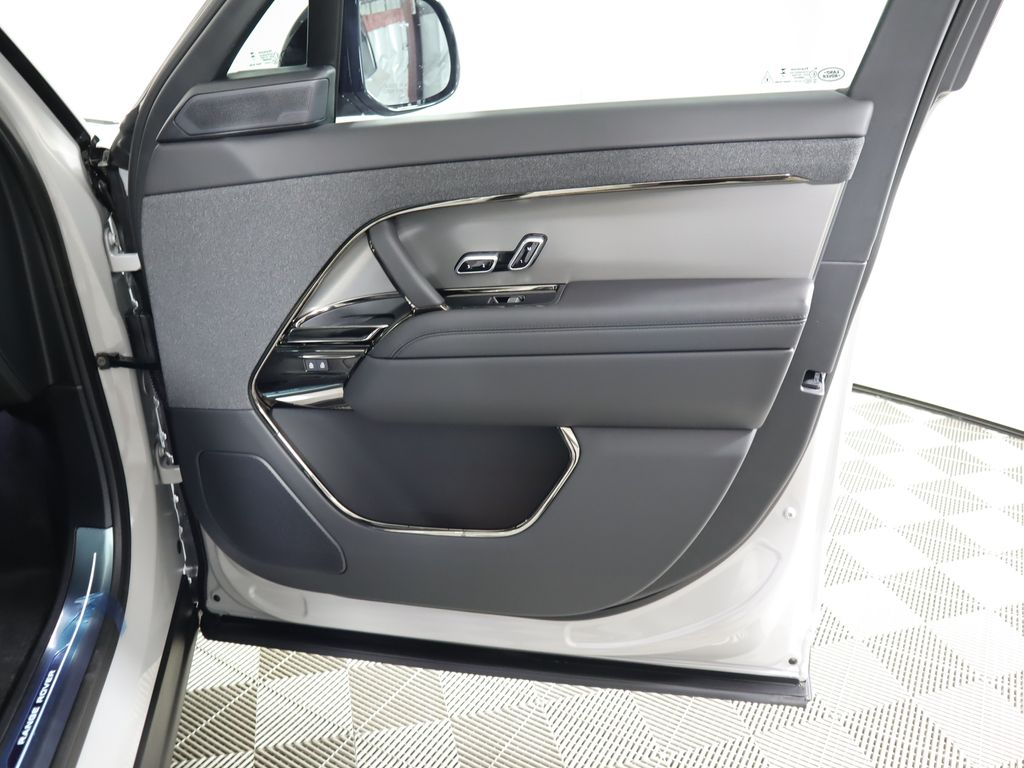 Thumbnail: 2025 Land Rover Range Rover Sport - 26