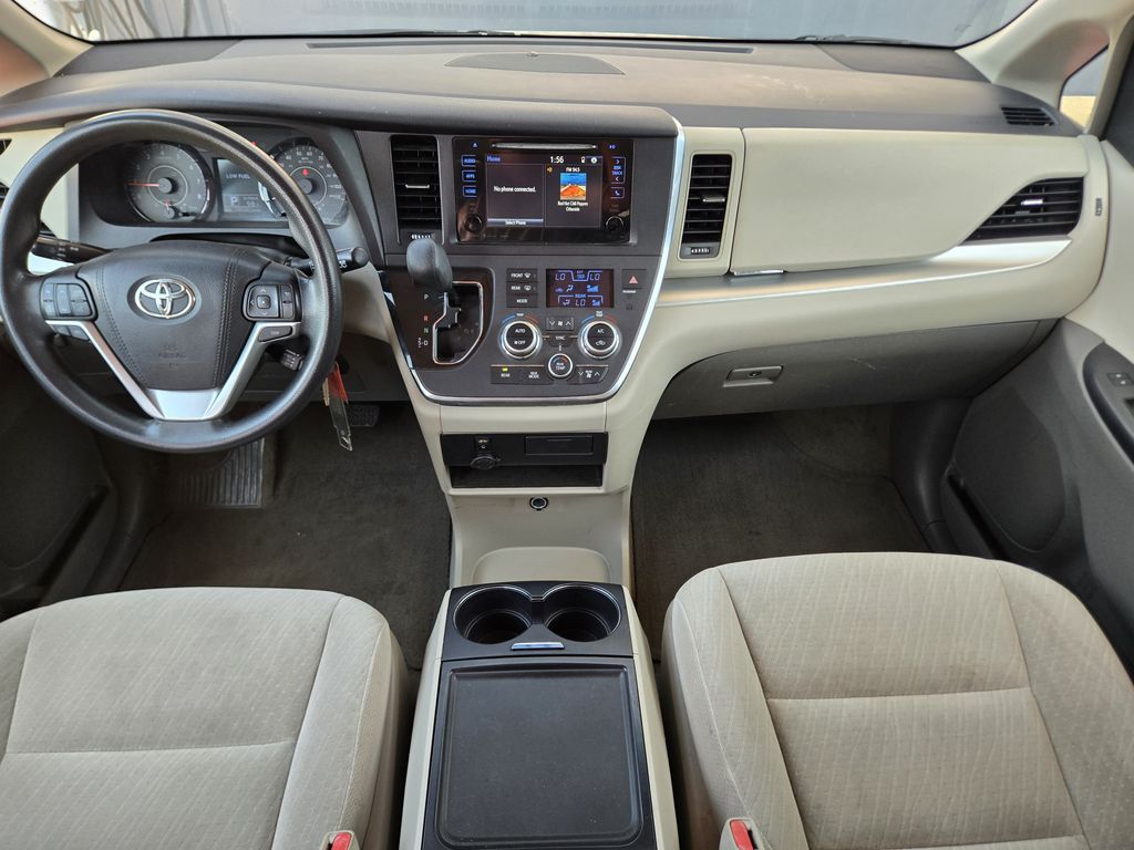 2017 Toyota Sienna LE - 10