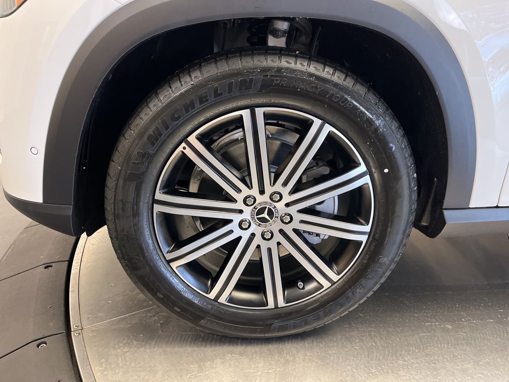 Thumbnail: 2026 Mercedes-Benz GLE - 10