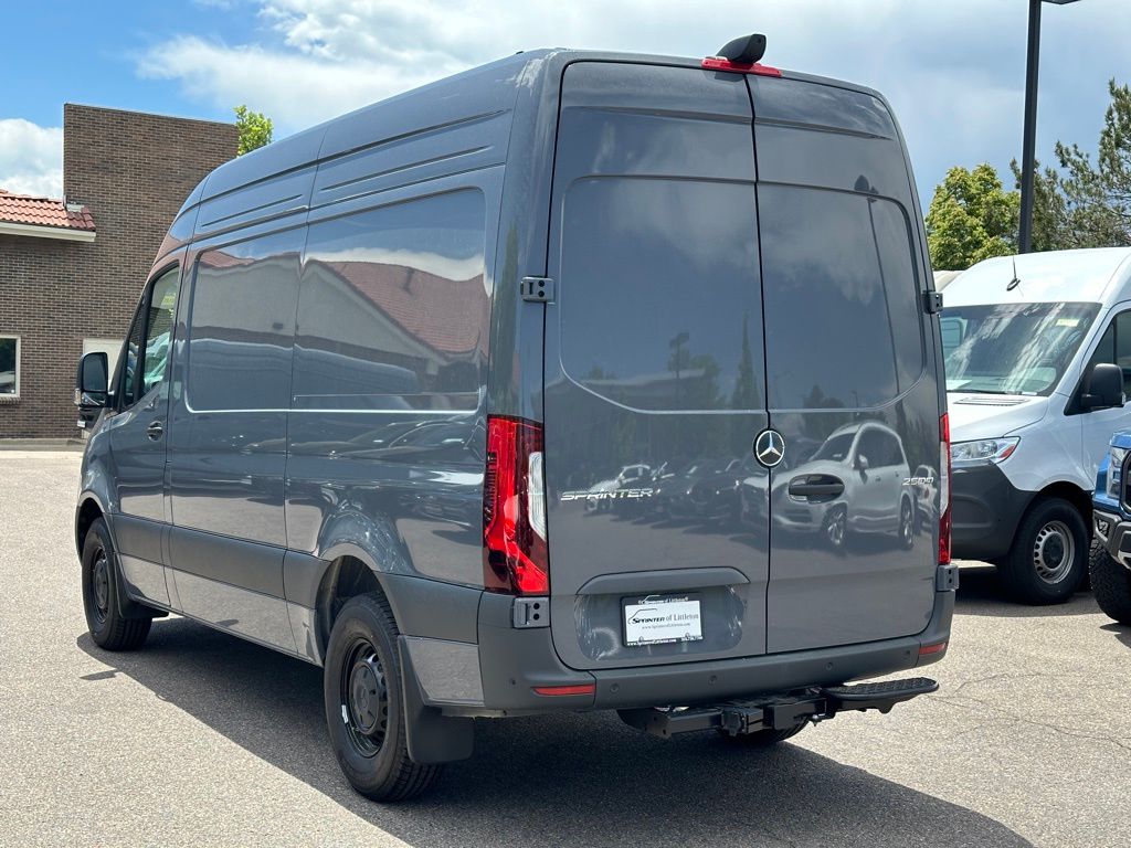 2024 Mercedes-Benz Sprinter 2500 Cargo 144 WB 3