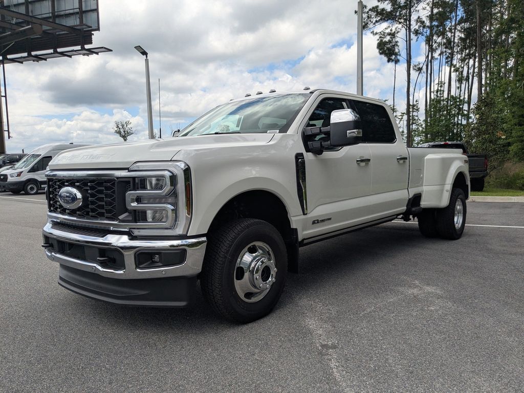 2026 Ford F-350 Super Duty LARIAT