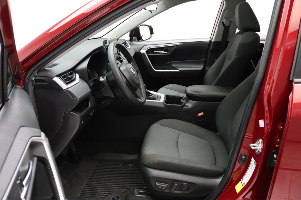 Thumbnail: 2022 Toyota RAV4 - 14