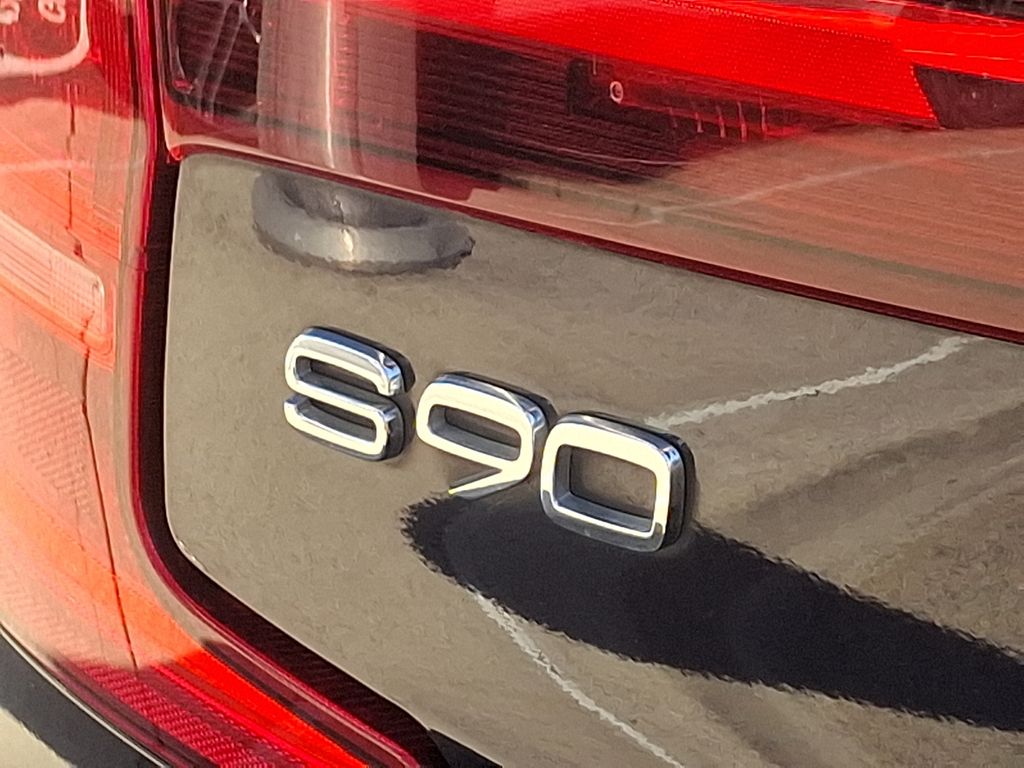 2017 Volvo S90 T5 Momentum 28