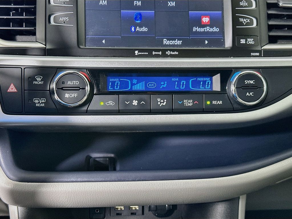 Thumbnail: 2019 Toyota Highlander - 15