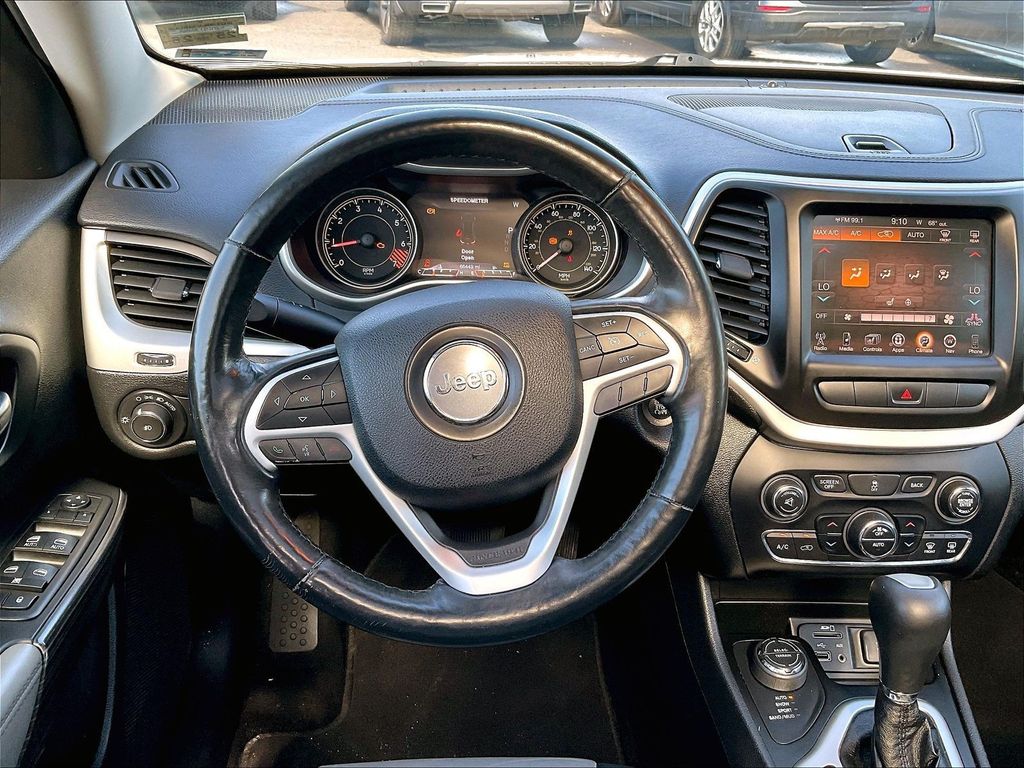 2014 Jeep Cherokee — photo 17