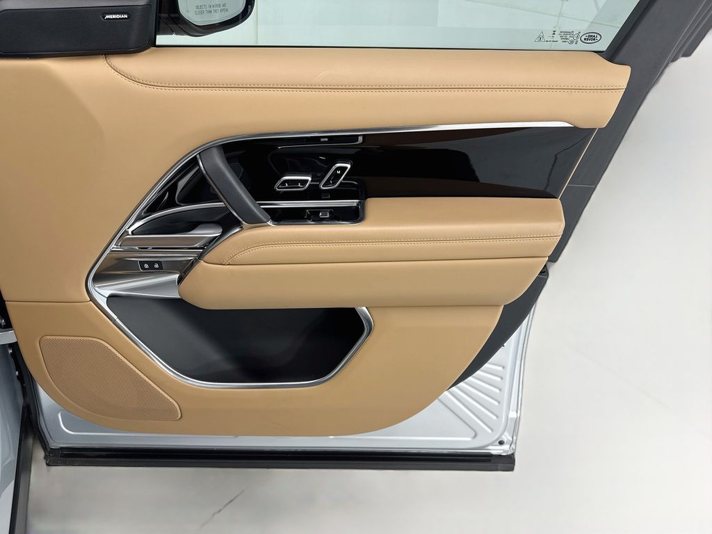 Thumbnail: 2024 Land Rover Range Rover - 24