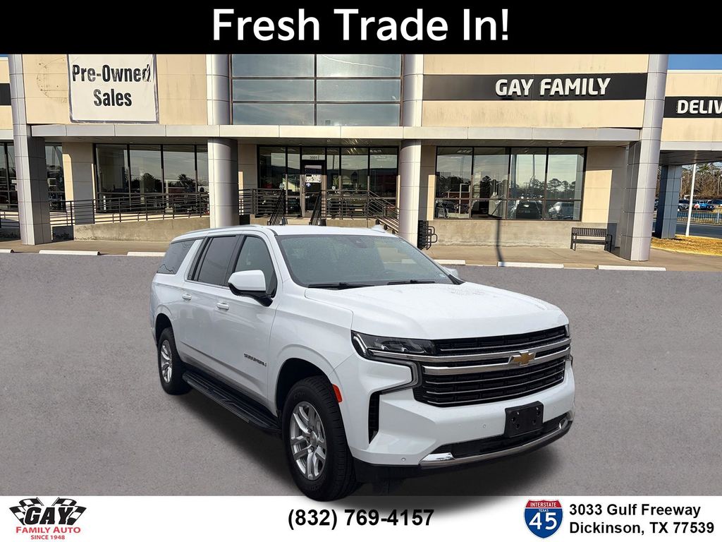 Summit White 2022 Chevrolet Suburban SUV / Crossover 4X2