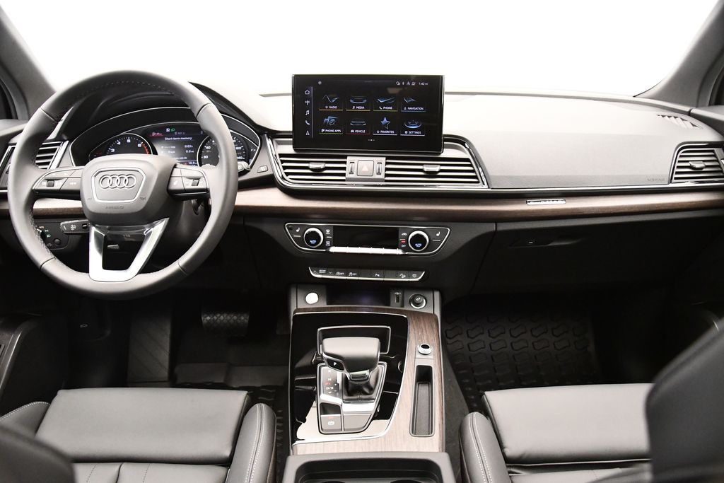 Thumbnail: 2025 Audi Q5 - 19