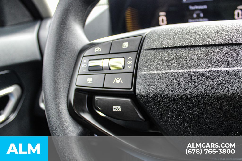 Used 2025 Blue Kia LXS image 23