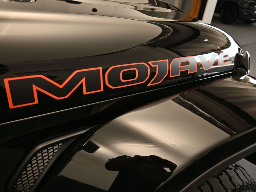 New 2026 Black Clearcoat Jeep Mojave image 43