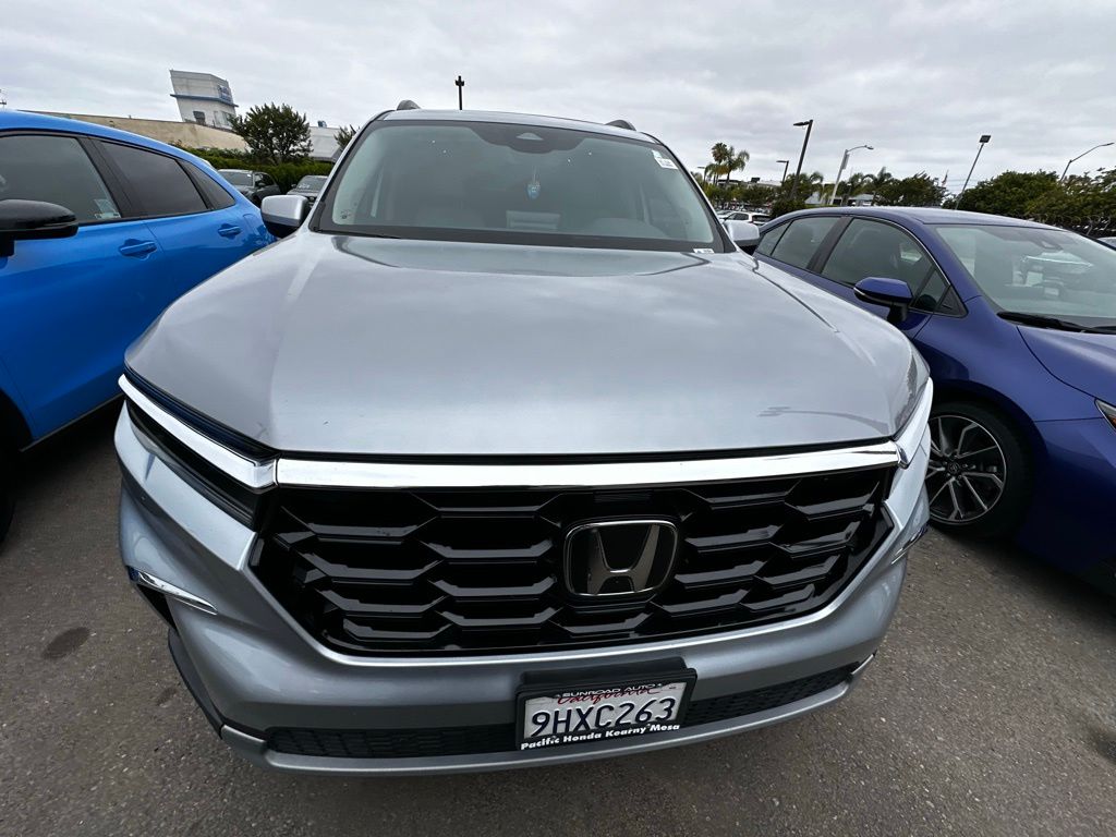 View vehicle photo 5