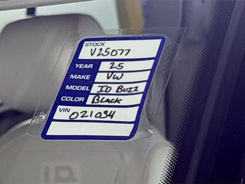 2025 Volkswagen ID. Buzz Pro S Plus