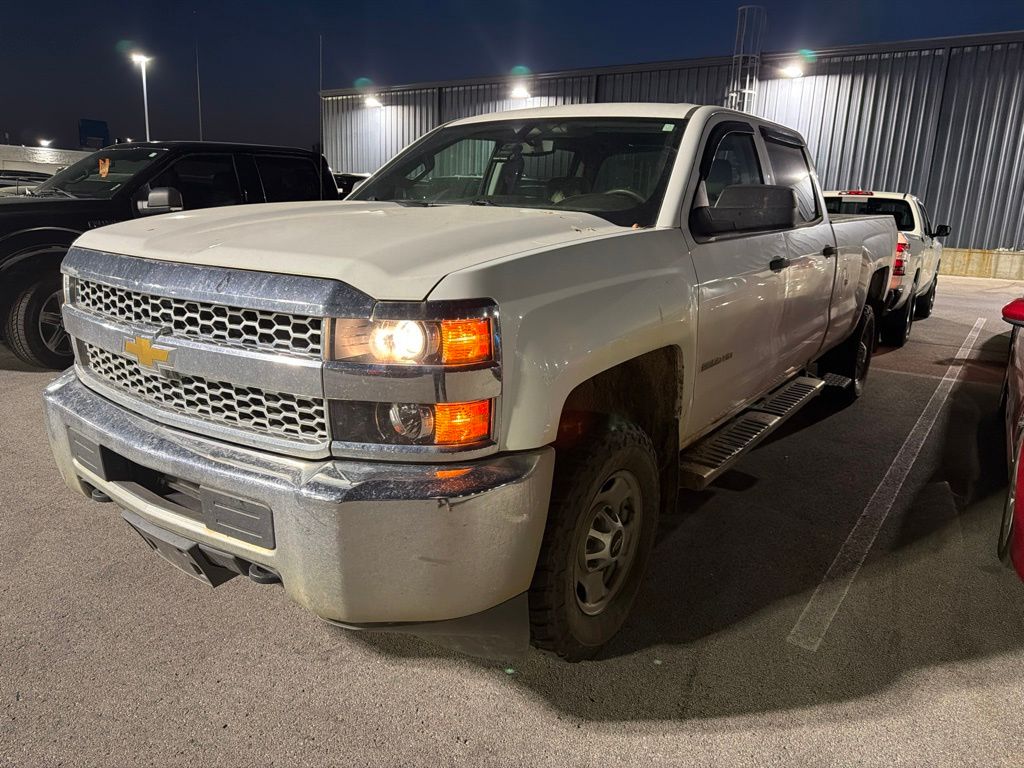 Summit White 2019 Chevrolet Silverado 2500HD Pickup Truck Four-Wheel Drive 6-Speed Automatic Overdrive