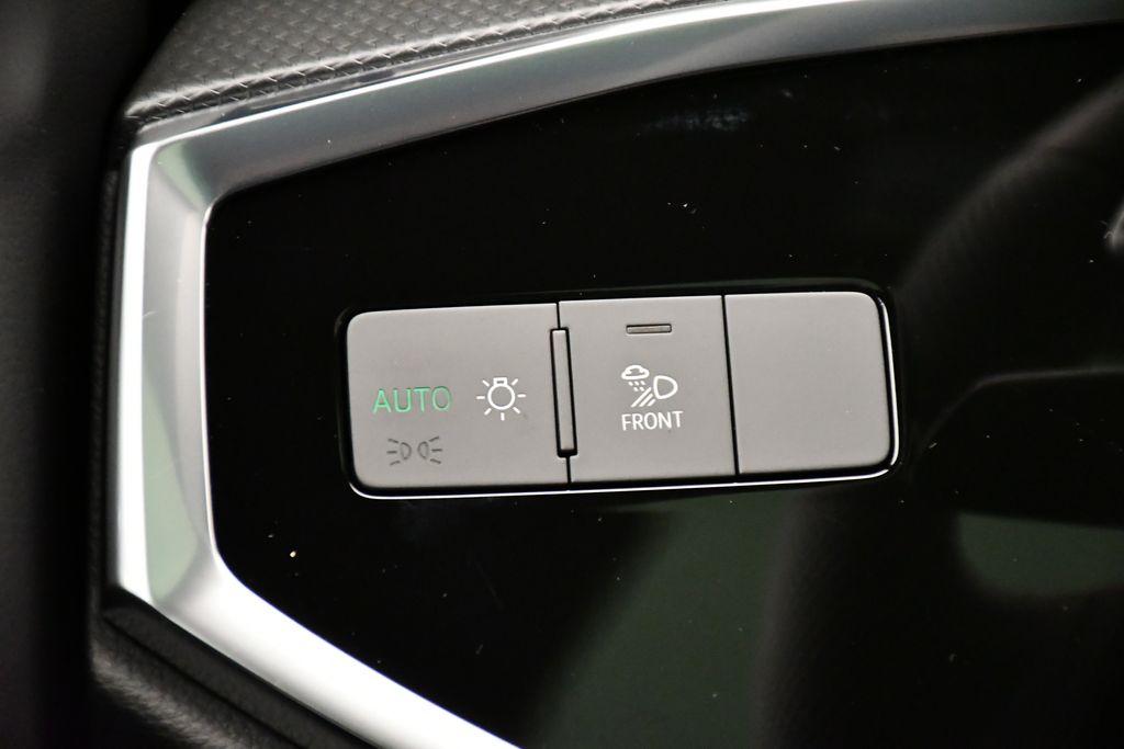 Thumbnail: 2025 Audi Q3 - 22