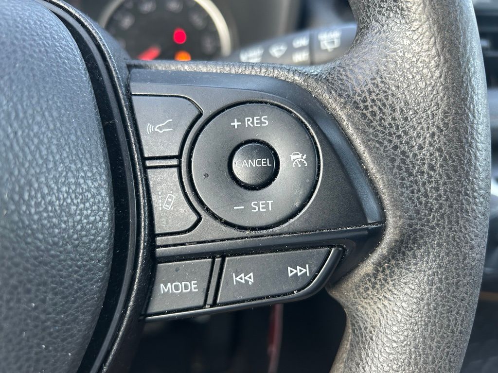 2022 Toyota RAV4 LE 20