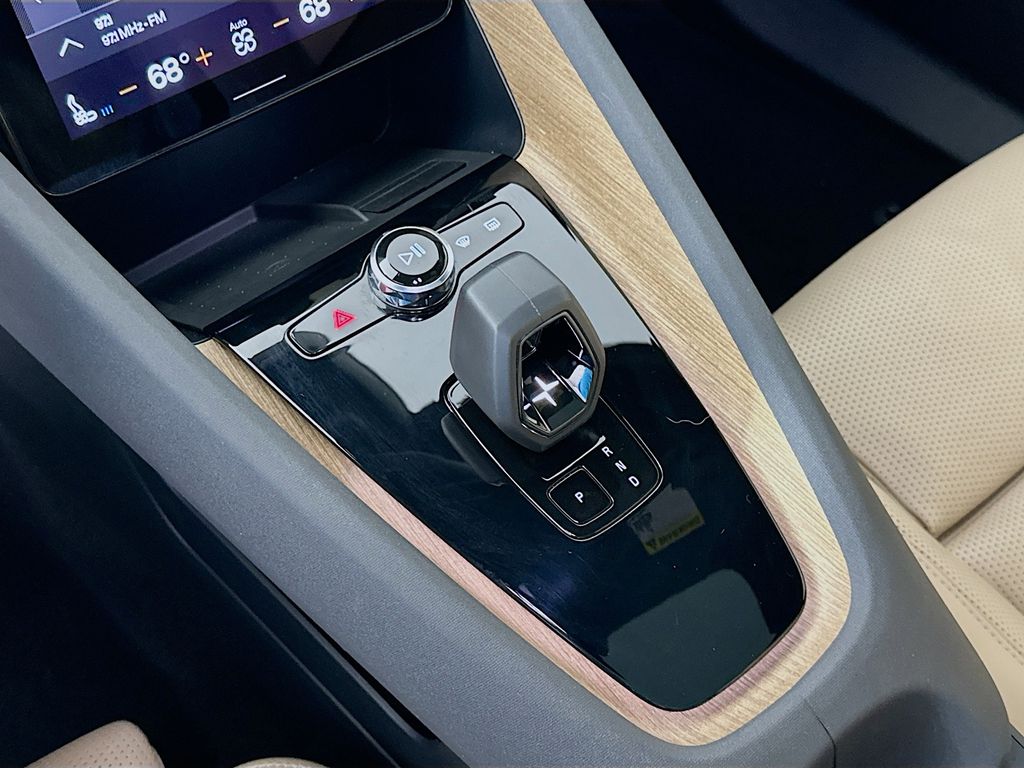 Thumbnail: 2022 Polestar 2 - 17