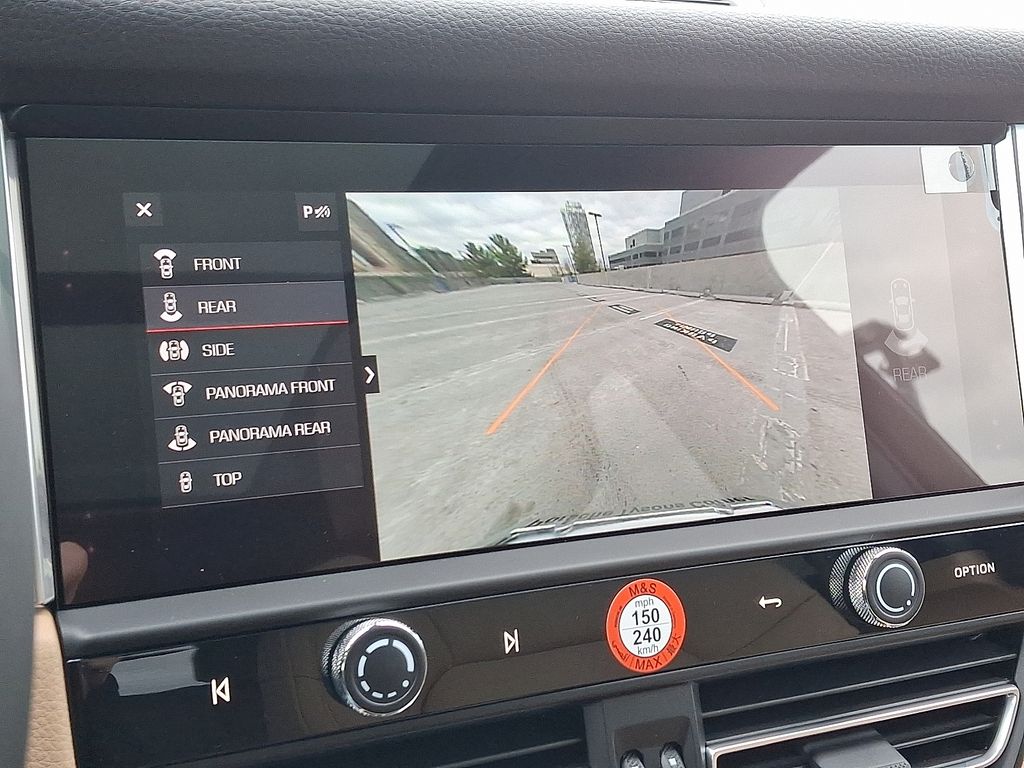 Thumbnail: 2026 Porsche Macan - 20