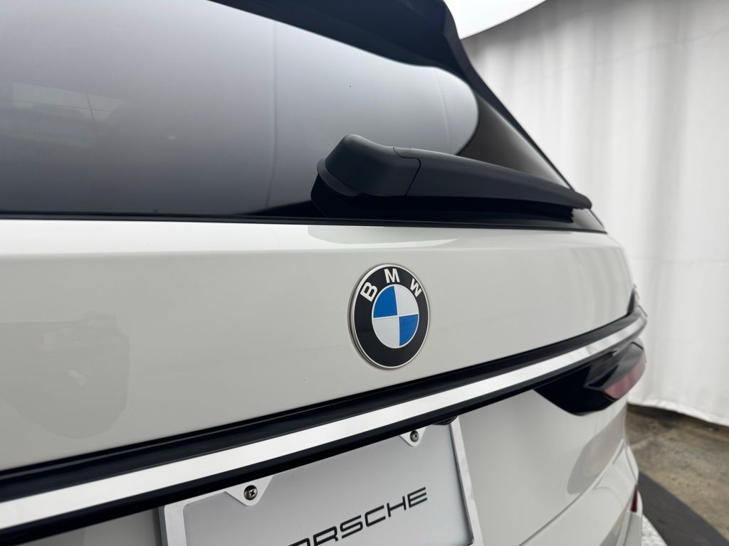 2023 BMW X7 xDrive40i 14