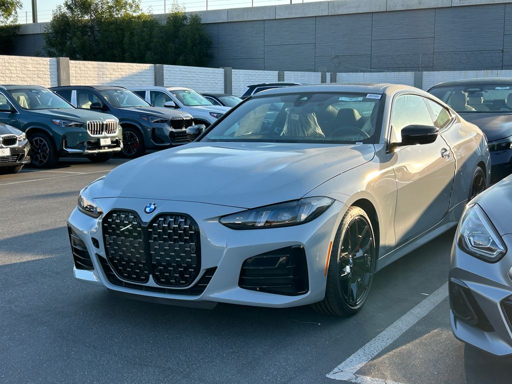 Thumbnail: 2026 BMW 4 Series - 2