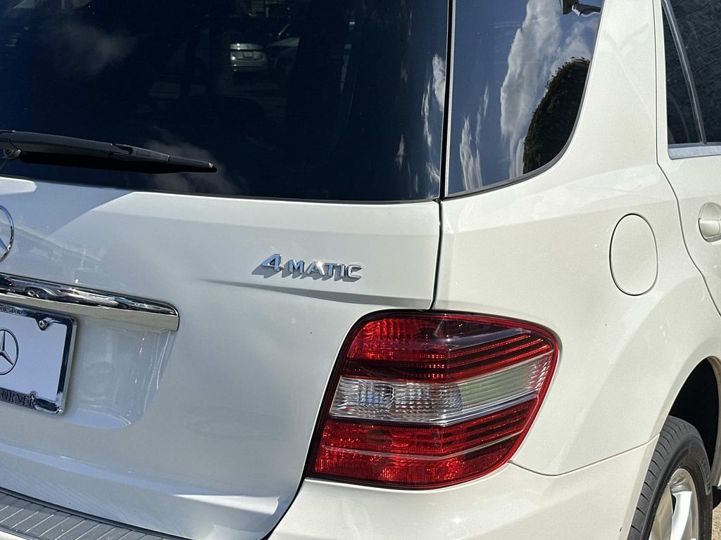 Thumbnail: 2011 Mercedes-Benz M-Class - 8