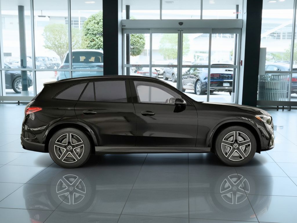 Thumbnail: 2027 Mercedes-Benz GLC - 2