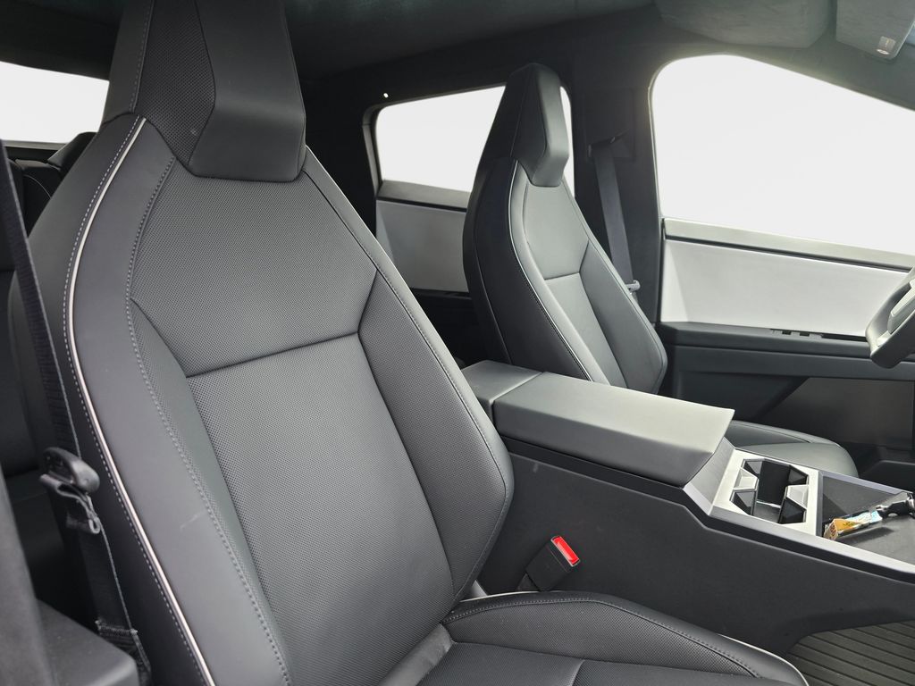 Used 2024  Tesla Base image 12