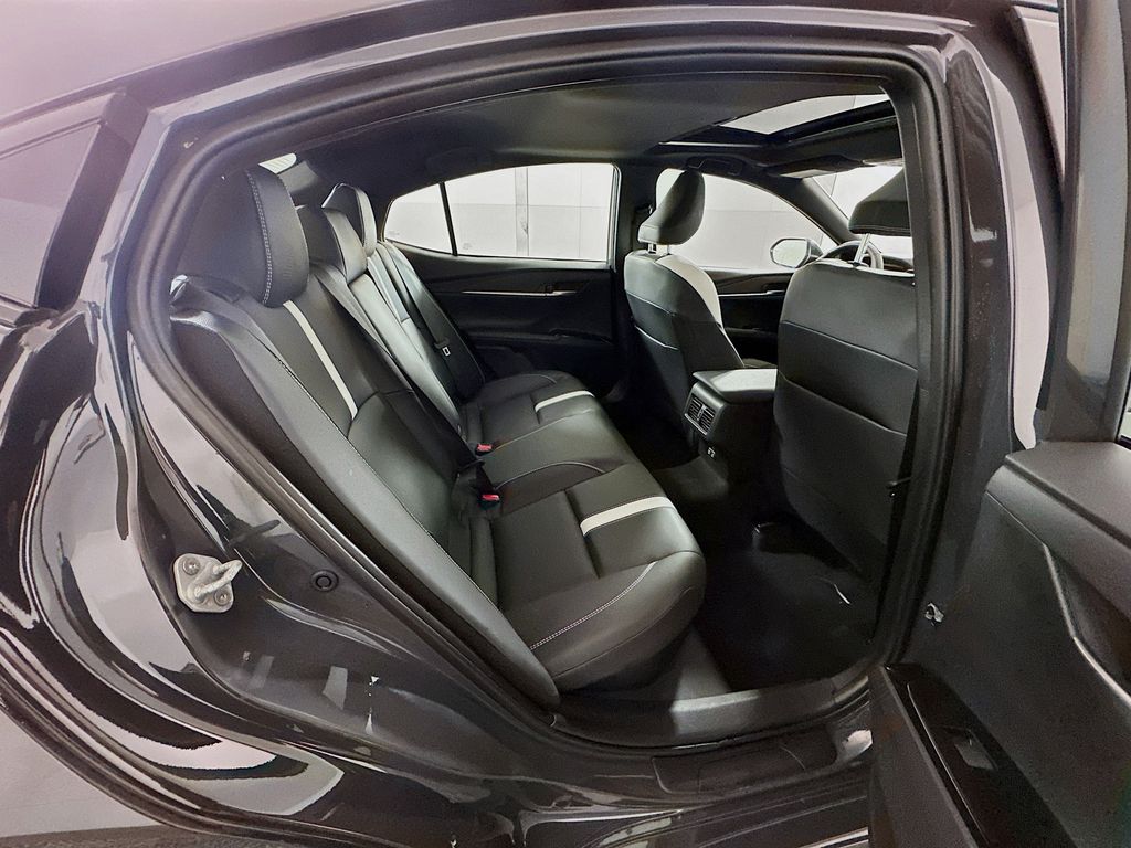 Thumbnail: 2025 Toyota Camry - 28