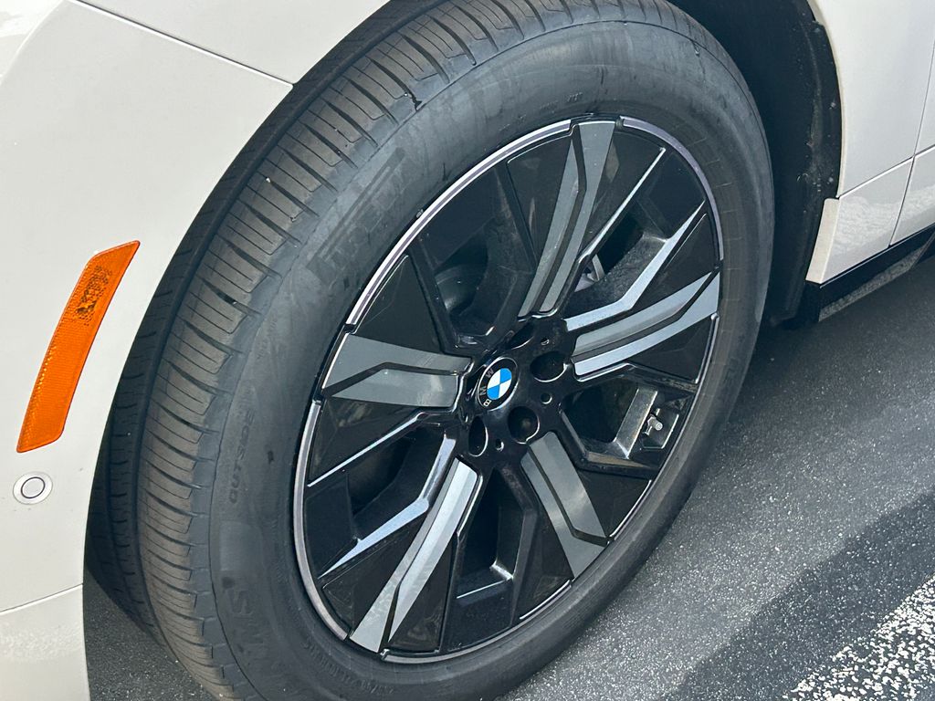 Thumbnail: 2026 BMW iX - 3