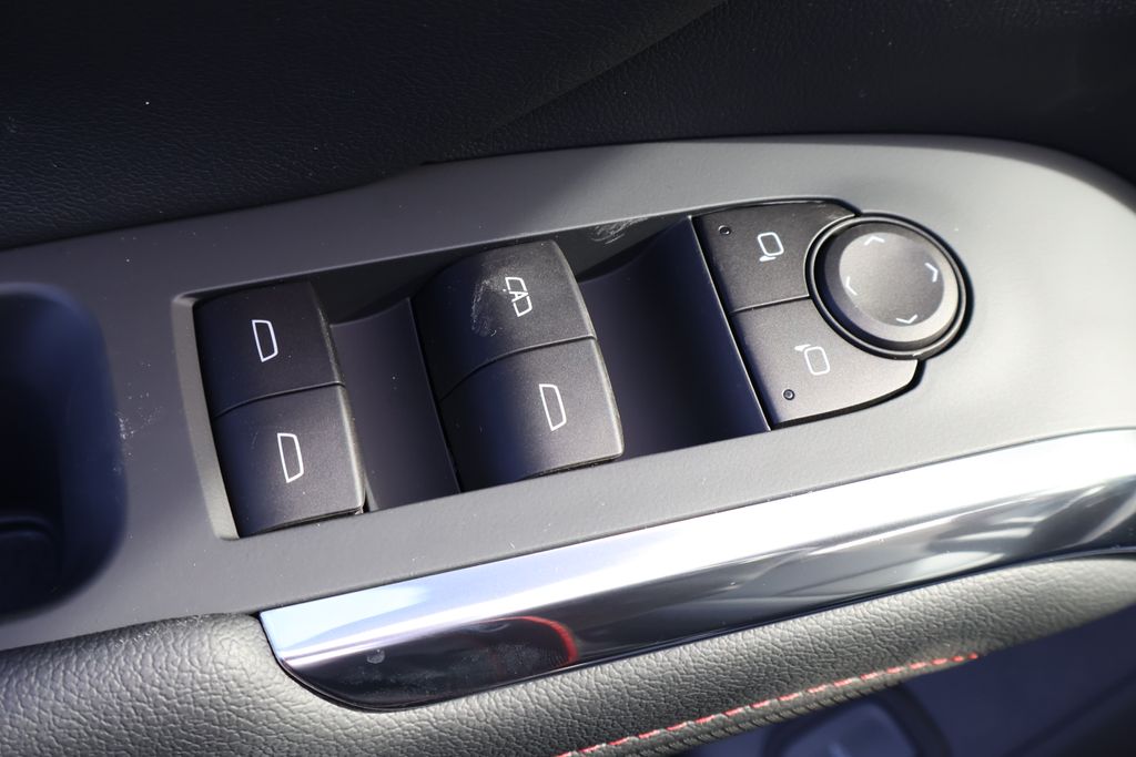 Thumbnail: 2026 Chevrolet Traverse - 17