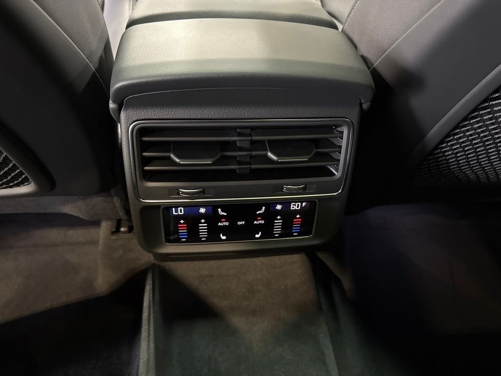 Thumbnail: 2026 Audi Q7 - 26