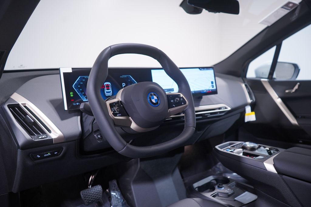 2025 BMW iX xDrive50 6