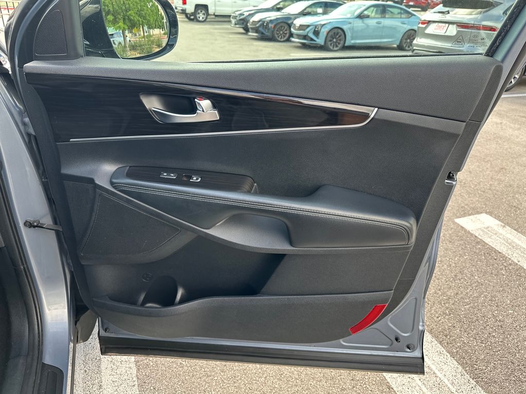 Used 2020 Silver Kia S image 35