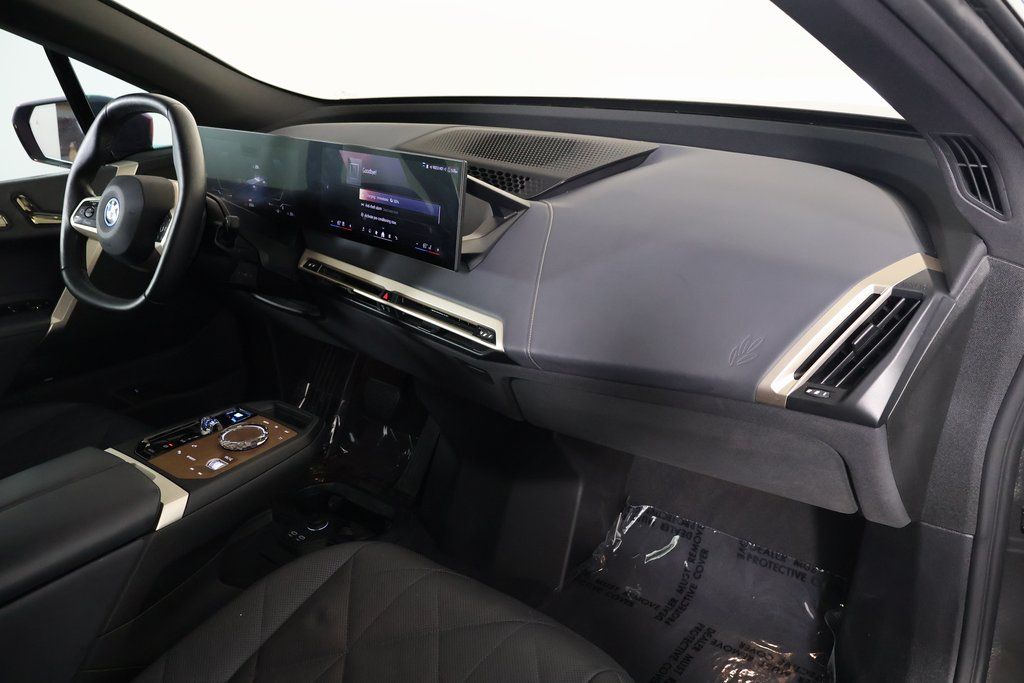 Thumbnail: 2024 BMW iX - 9