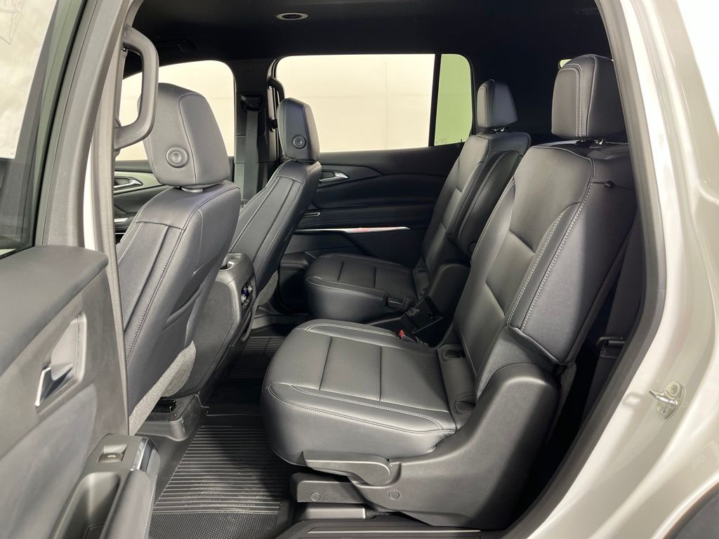 Thumbnail: 2026 Chevrolet Traverse - 26