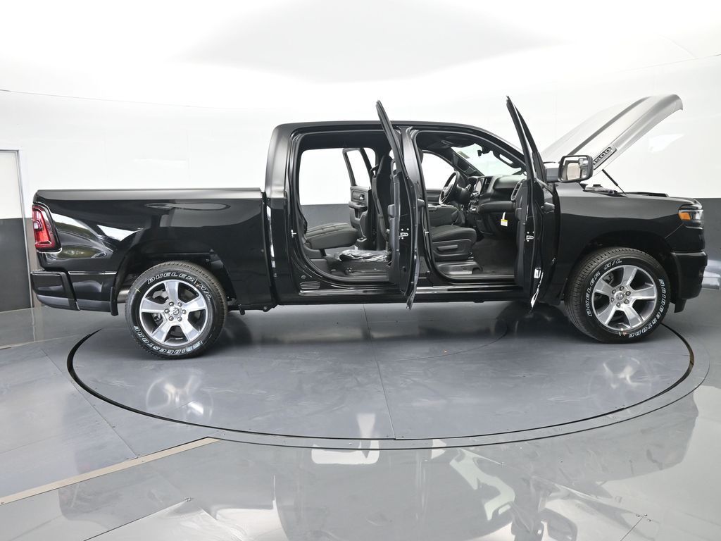 New 2026 Diamond Black Crystal Pearlcoat Ram Express image 66