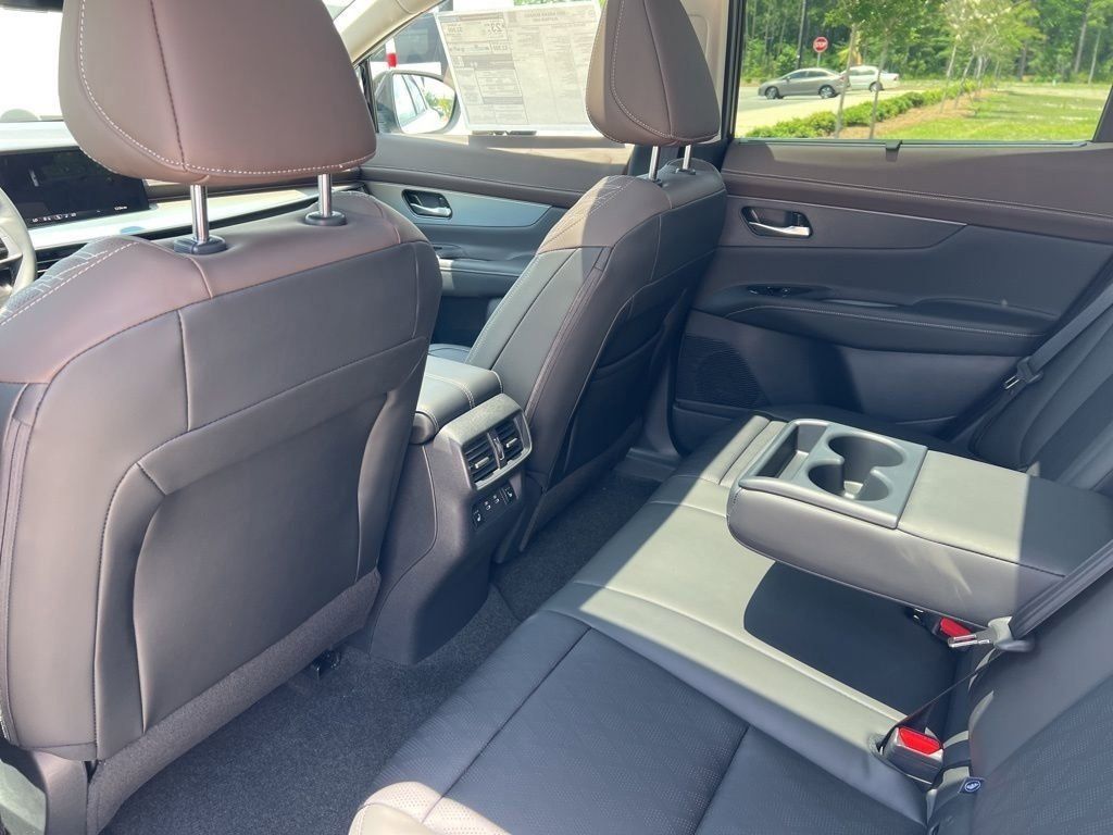 2025 Everest White Pearl Tricoat Nissan Murano Platinum AWD SUV
