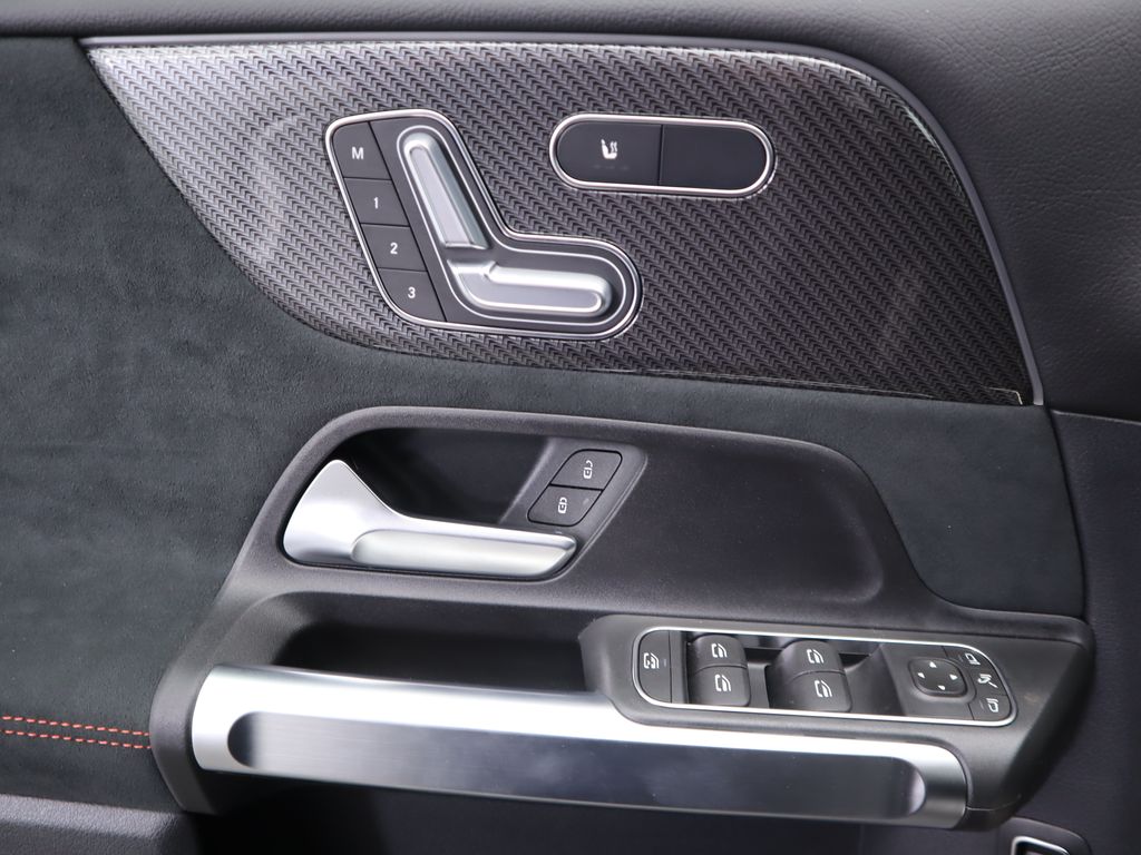 Thumbnail: 2025 Mercedes-Benz GLB - 23