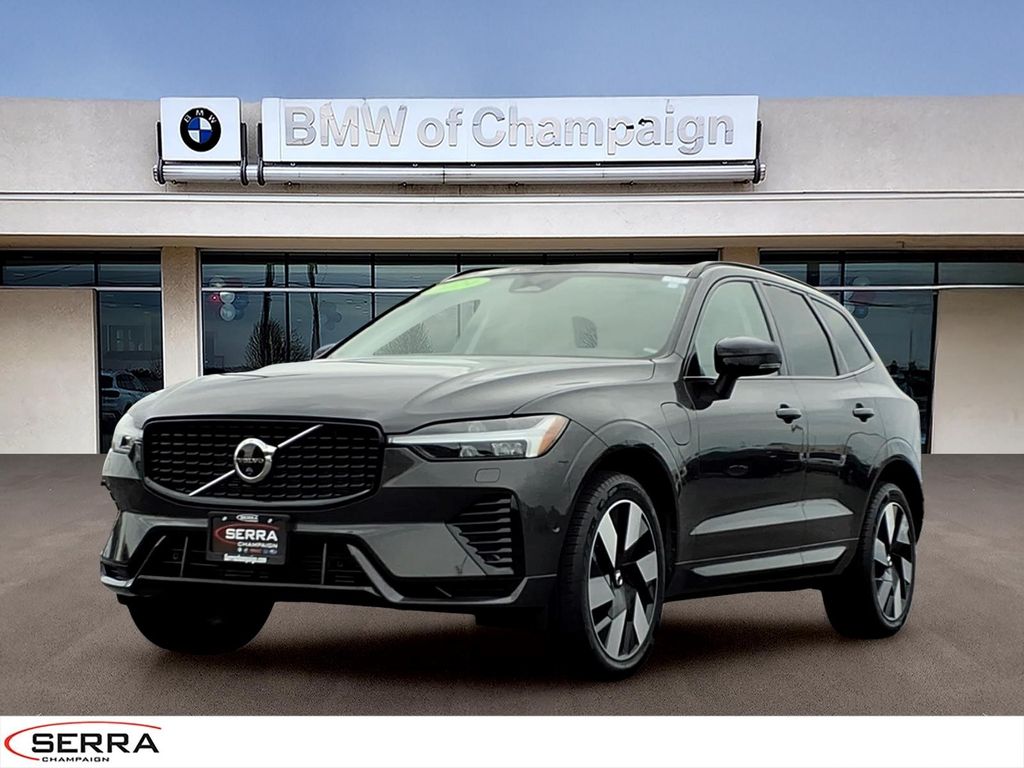2024 Volvo XC60 Recharge T8 Plus Dark Theme eAWD