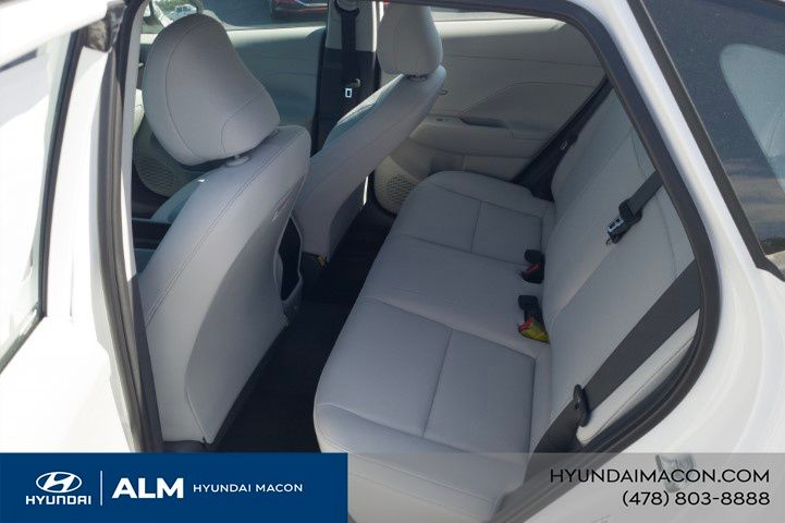 New 2026 White Hyundai SE image 18
