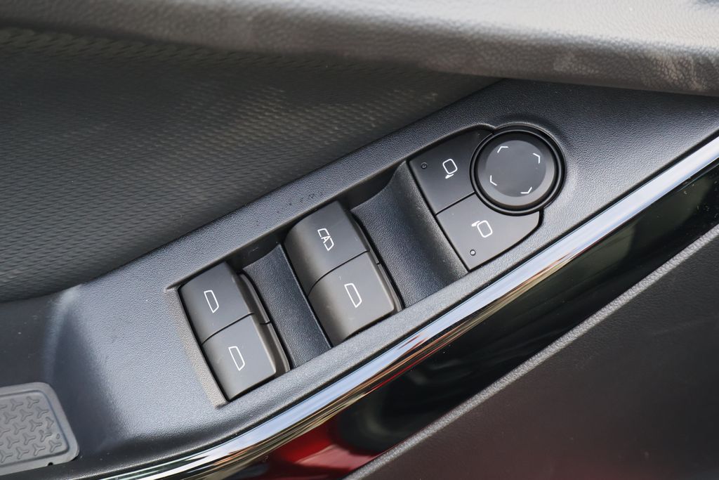 Thumbnail: 2026 Chevrolet Equinox - 17