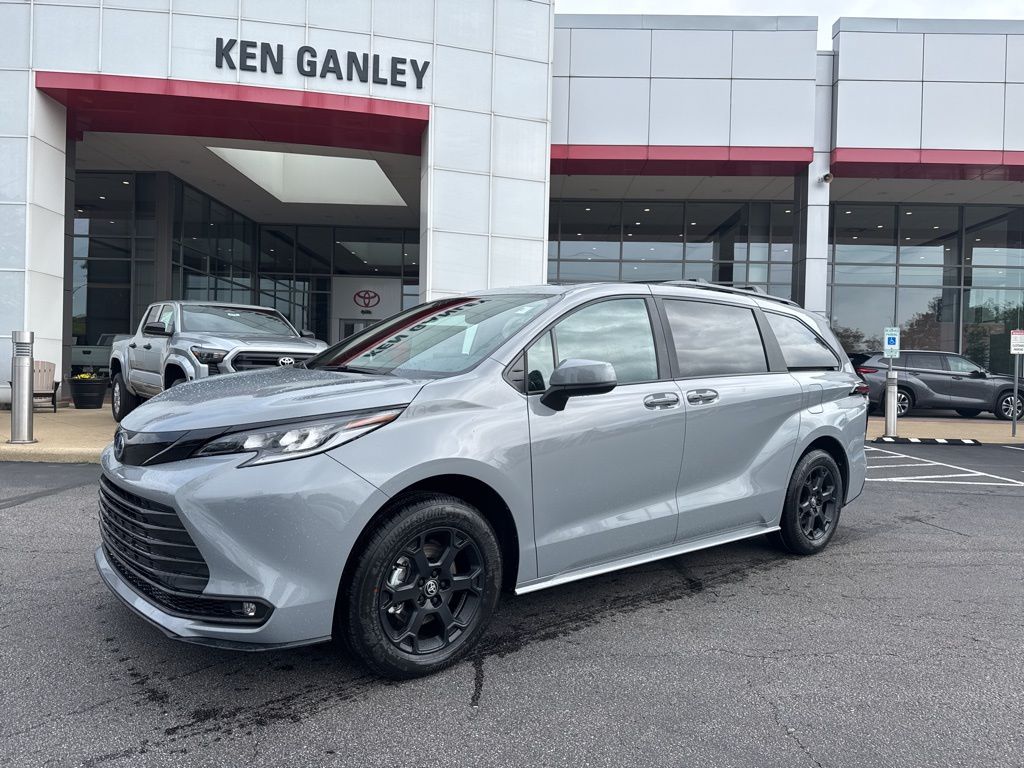 The 2025 Toyota Sienna Woodland Edition photos