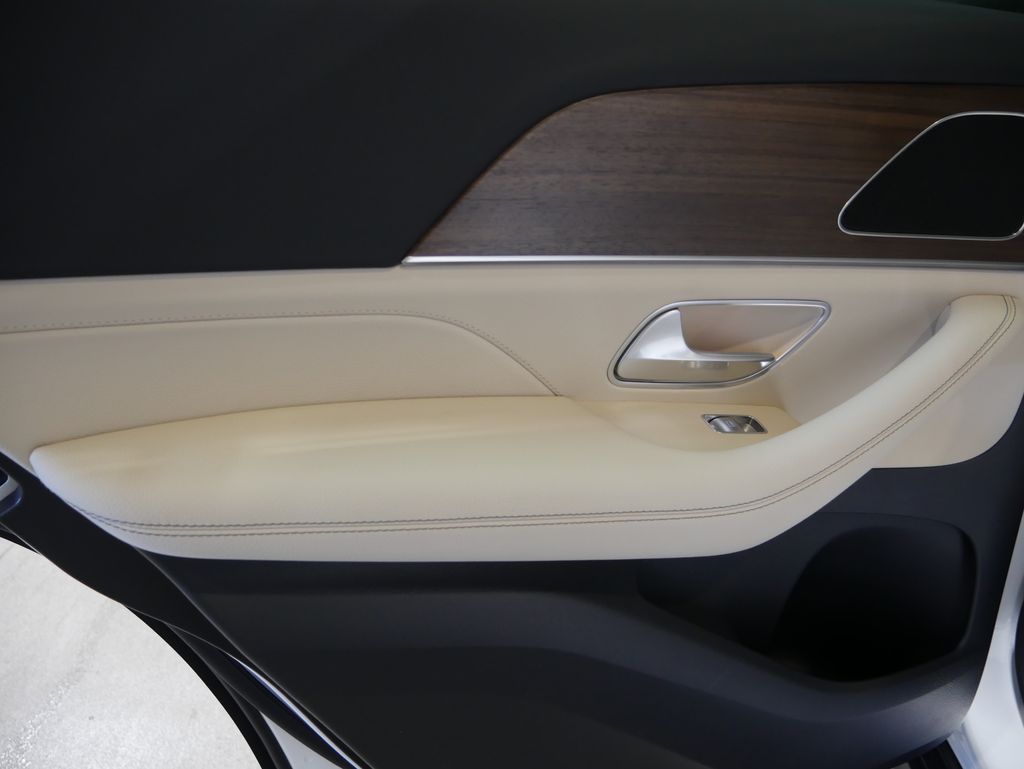 Thumbnail: 2026 Mercedes-Benz GLE - 21