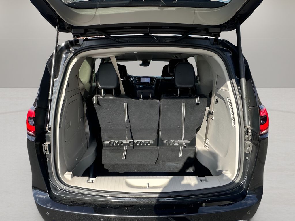 Used 2024 Chrysler Pacifica Hybrid Van