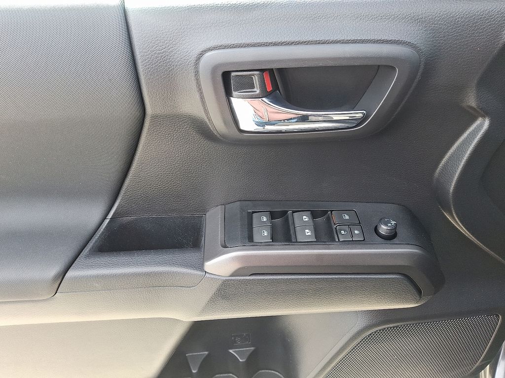 Thumbnail: 2023 Toyota Tacoma - 15