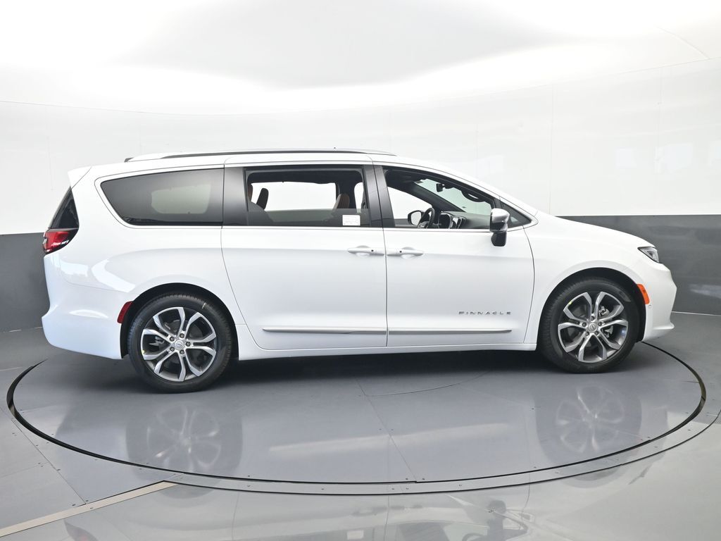 New 2026 Bright White Clearcoat Chrysler Pinnacle image 7