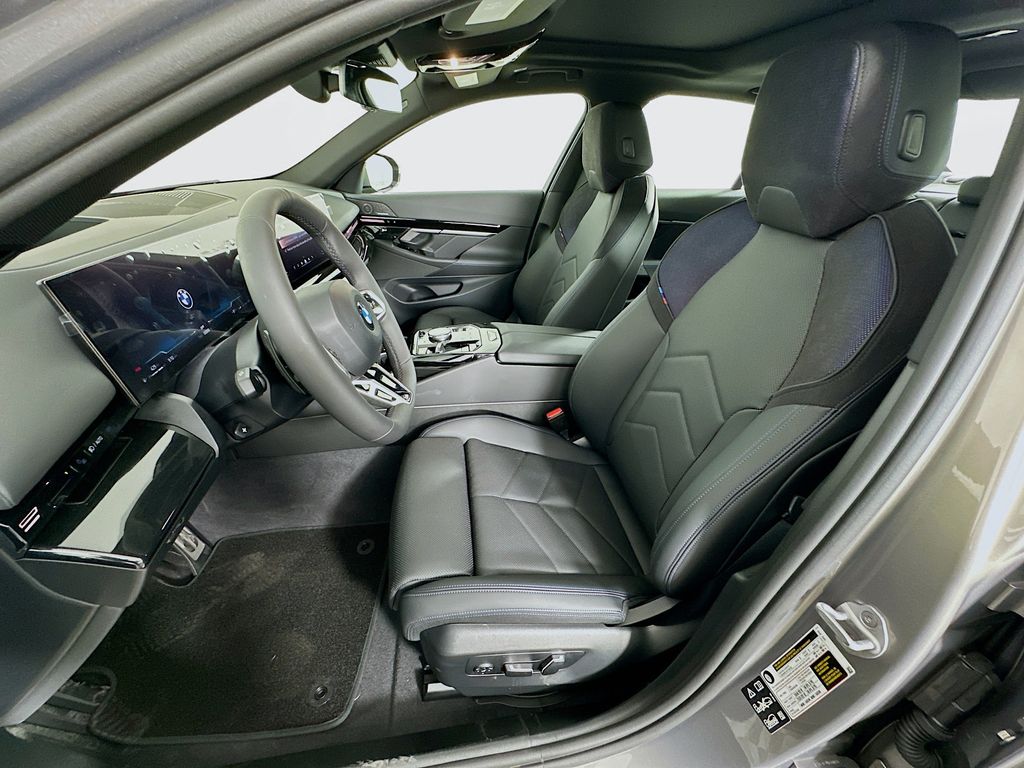 Thumbnail: 2026 BMW 5 Series - 16