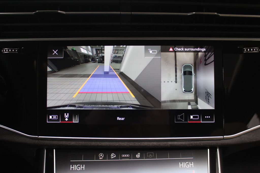 Thumbnail: 2026 Audi Q7 - 26