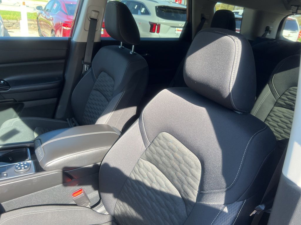 2022 Nissan Pathfinder SV photo