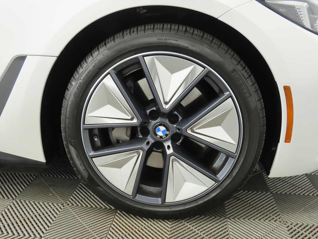 Thumbnail: 2025 BMW i4 - 32